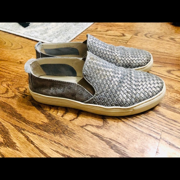 Grey/ Silver Fashion Flats - Picture 2 of 3